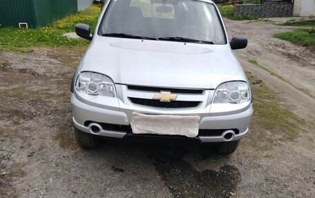Chevrolet Niva I рестайлинг, 2012 год, 600 000 рублей, 5 фотография