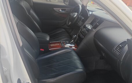 Infiniti FX II, 2011 год, 1 750 000 рублей, 3 фотография