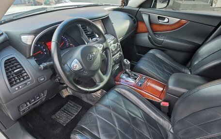 Infiniti FX II, 2011 год, 1 750 000 рублей, 2 фотография