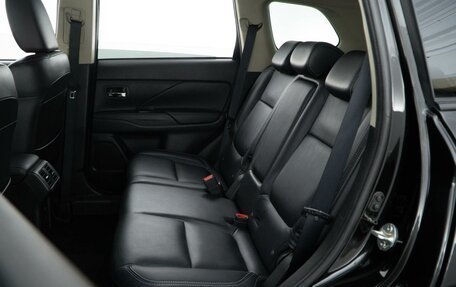 Mitsubishi Outlander III рестайлинг 3, 2019 год, 1 964 055 рублей, 10 фотография