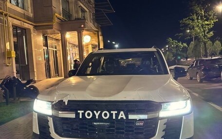 Toyota Land Cruiser, 2025 год, 12 400 000 рублей, 2 фотография