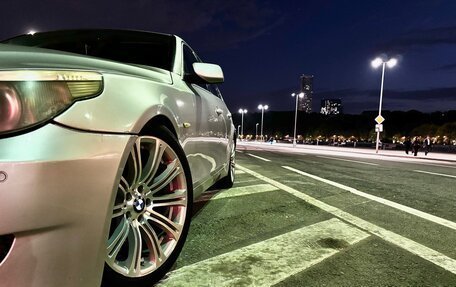 BMW 5 серия, 2004 год, 999 999 рублей, 2 фотография
