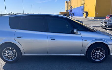 Toyota Opa I рестайлинг, 2004 год, 650 000 рублей, 1 фотография