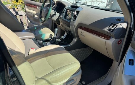 Toyota Land Cruiser Prado 120 рестайлинг, 2003 год, 2 000 000 рублей, 10 фотография