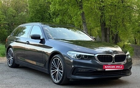 BMW 5 серия, 2019 год, 2 900 000 рублей, 11 фотография
