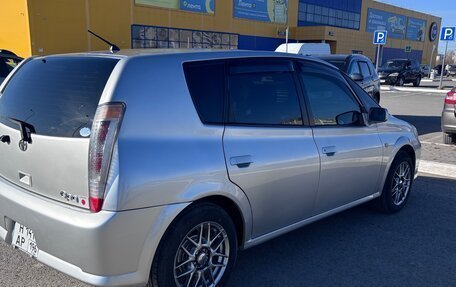 Toyota Opa I рестайлинг, 2004 год, 650 000 рублей, 2 фотография