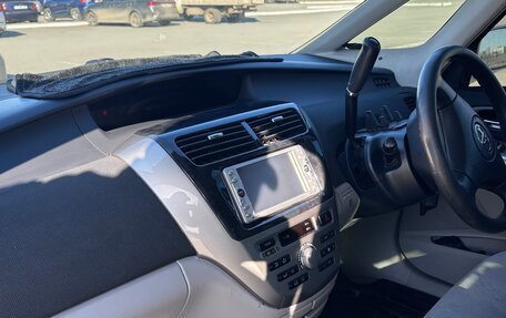 Toyota Opa I рестайлинг, 2004 год, 650 000 рублей, 18 фотография