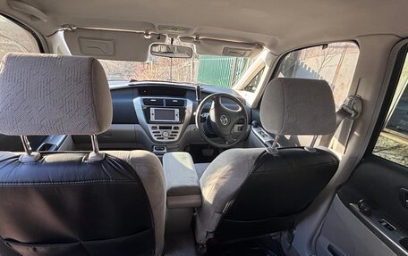 Toyota Opa I рестайлинг, 2004 год, 650 000 рублей, 23 фотография