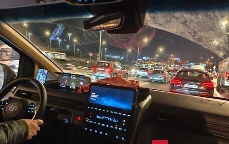 Hyundai Staria, 2021 год, 5 900 000 рублей, 4 фотография