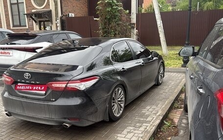 Toyota Camry, 2017 год, 1 900 000 рублей, 10 фотография