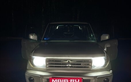 Mitsubishi Pajero iO, 1999 год, 690 000 рублей, 2 фотография