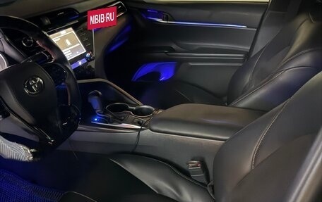 Toyota Camry, 2017 год, 1 900 000 рублей, 2 фотография