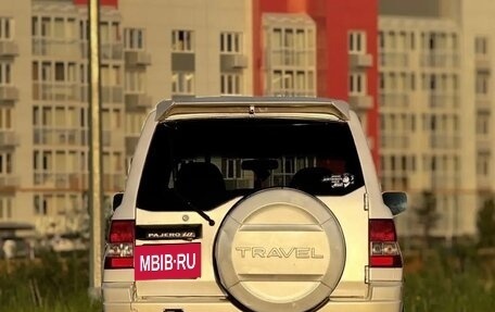 Mitsubishi Pajero iO, 1999 год, 690 000 рублей, 13 фотография