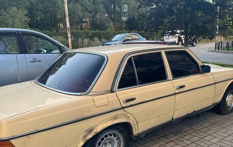 Mercedes-Benz W123, 1982 год, 60 000 рублей, 3 фотография