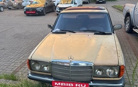 Mercedes-Benz W123, 1982 год, 60 000 рублей, 2 фотография