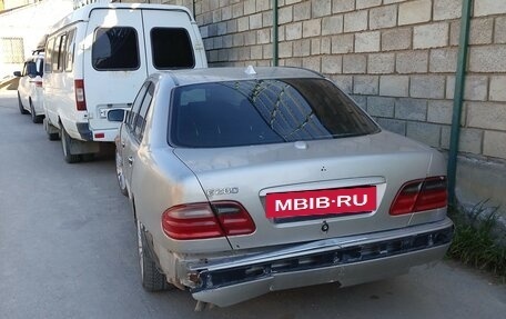 Mercedes-Benz E-Класс, 1997 год, 180 000 рублей, 2 фотография
