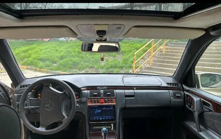 Mercedes-Benz E-Класс, 1997 год, 180 000 рублей, 4 фотография