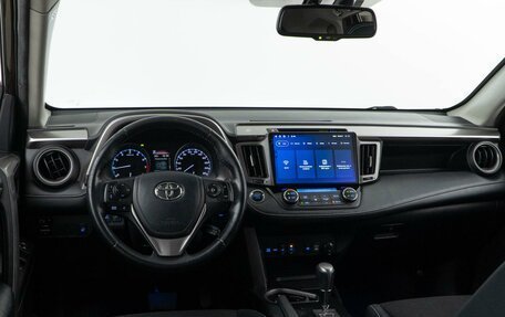 Toyota RAV4, 2017 год, 2 538 050 рублей, 6 фотография