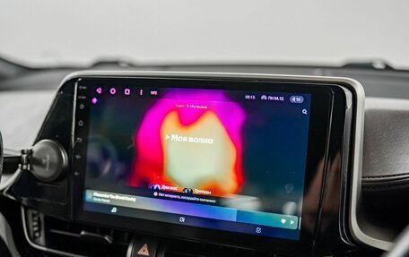 Toyota C-HR I рестайлинг, 2017 год, 1 899 000 рублей, 12 фотография