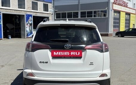Toyota RAV4, 2018 год, 2 860 000 рублей, 2 фотография