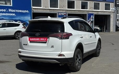 Toyota RAV4, 2018 год, 2 860 000 рублей, 5 фотография