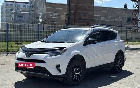 Toyota RAV4, 2018 год, 2 860 000 рублей, 4 фотография