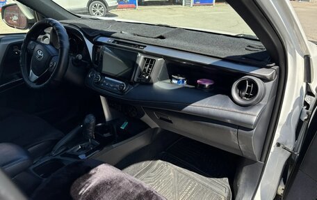 Toyota RAV4, 2018 год, 2 860 000 рублей, 20 фотография