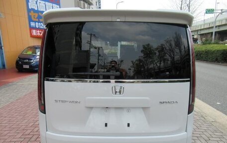Honda Stepwgn, 2022 год, 2 150 000 рублей, 6 фотография