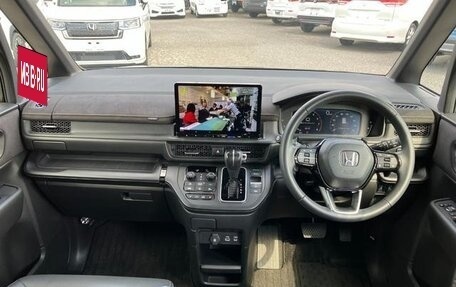 Honda Stepwgn, 2023 год, 2 150 000 рублей, 7 фотография