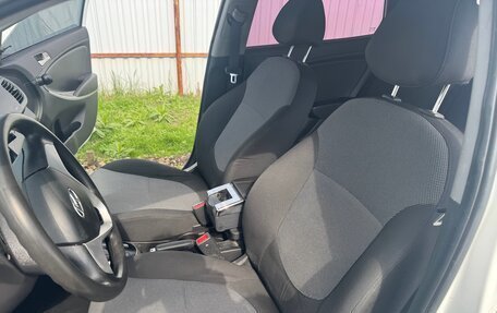 Hyundai Solaris II рестайлинг, 2013 год, 670 000 рублей, 5 фотография