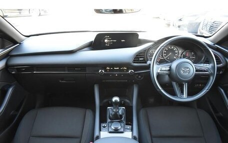 Mazda 3, 2023 год, 1 600 000 рублей, 10 фотография