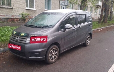 Honda Freed I, 2013 год, 970 000 рублей, 3 фотография