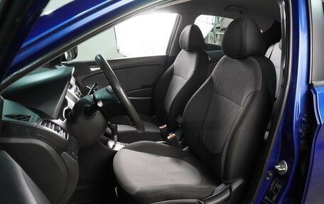 Hyundai Solaris II рестайлинг, 2012 год, 819 000 рублей, 10 фотография