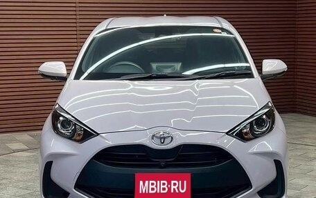Toyota Yaris, 2022 год, 800 000 рублей, 1 фотография