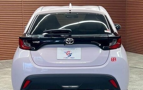 Toyota Yaris, 2022 год, 800 000 рублей, 9 фотография