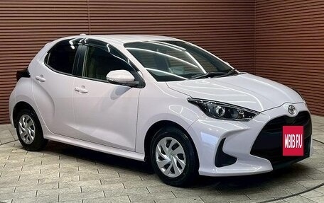 Toyota Yaris, 2022 год, 800 000 рублей, 7 фотография
