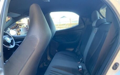 Toyota Yaris, 2022 год, 835 001 рублей, 11 фотография