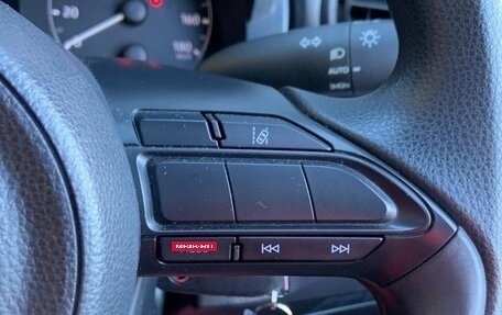 Toyota Yaris, 2022 год, 835 001 рублей, 6 фотография