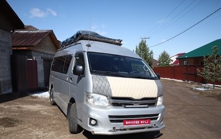 Toyota HiAce H200, 2011 год, 1 800 000 рублей, 1 фотография