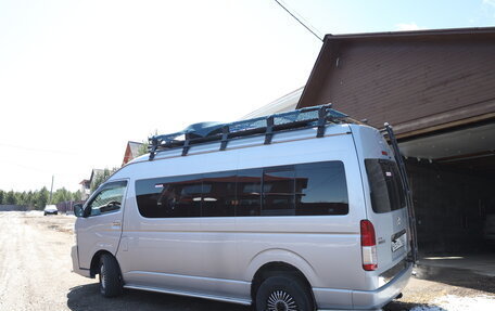 Toyota HiAce H200, 2011 год, 1 800 000 рублей, 4 фотография