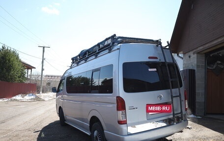 Toyota HiAce H200, 2011 год, 1 800 000 рублей, 3 фотография