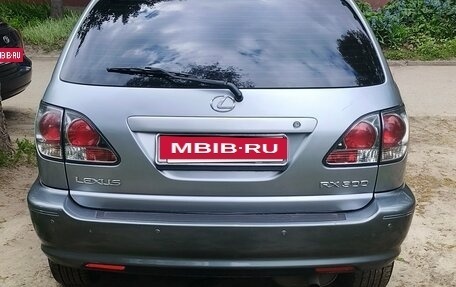 Lexus RX IV рестайлинг, 2001 год, 1 000 000 рублей, 5 фотография