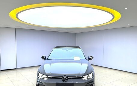 Volkswagen Golf VIII, 2022 год, 1 950 000 рублей, 2 фотография