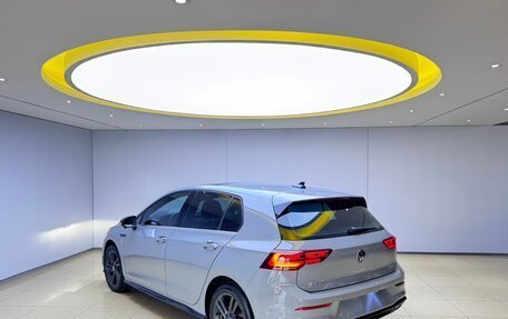 Volkswagen Golf VIII, 2022 год, 1 950 000 рублей, 4 фотография