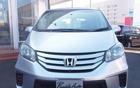 Honda Freed I, 2013 год, 860 000 рублей, 2 фотография