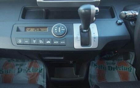 Honda Freed I, 2013 год, 860 000 рублей, 16 фотография