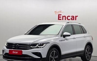 Volkswagen Tiguan II, 2022 год, 2 300 040 рублей, 1 фотография