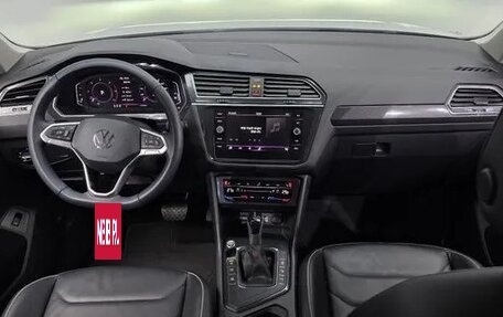 Volkswagen Tiguan II, 2022 год, 2 300 040 рублей, 5 фотография