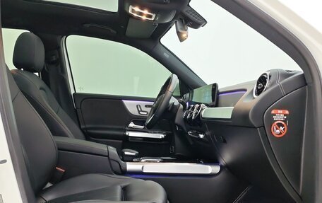 Mercedes-Benz GLB, 2020 год, 2 450 000 рублей, 13 фотография