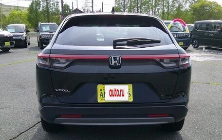 Honda Vezel, 2023 год, 1 950 000 рублей, 6 фотография